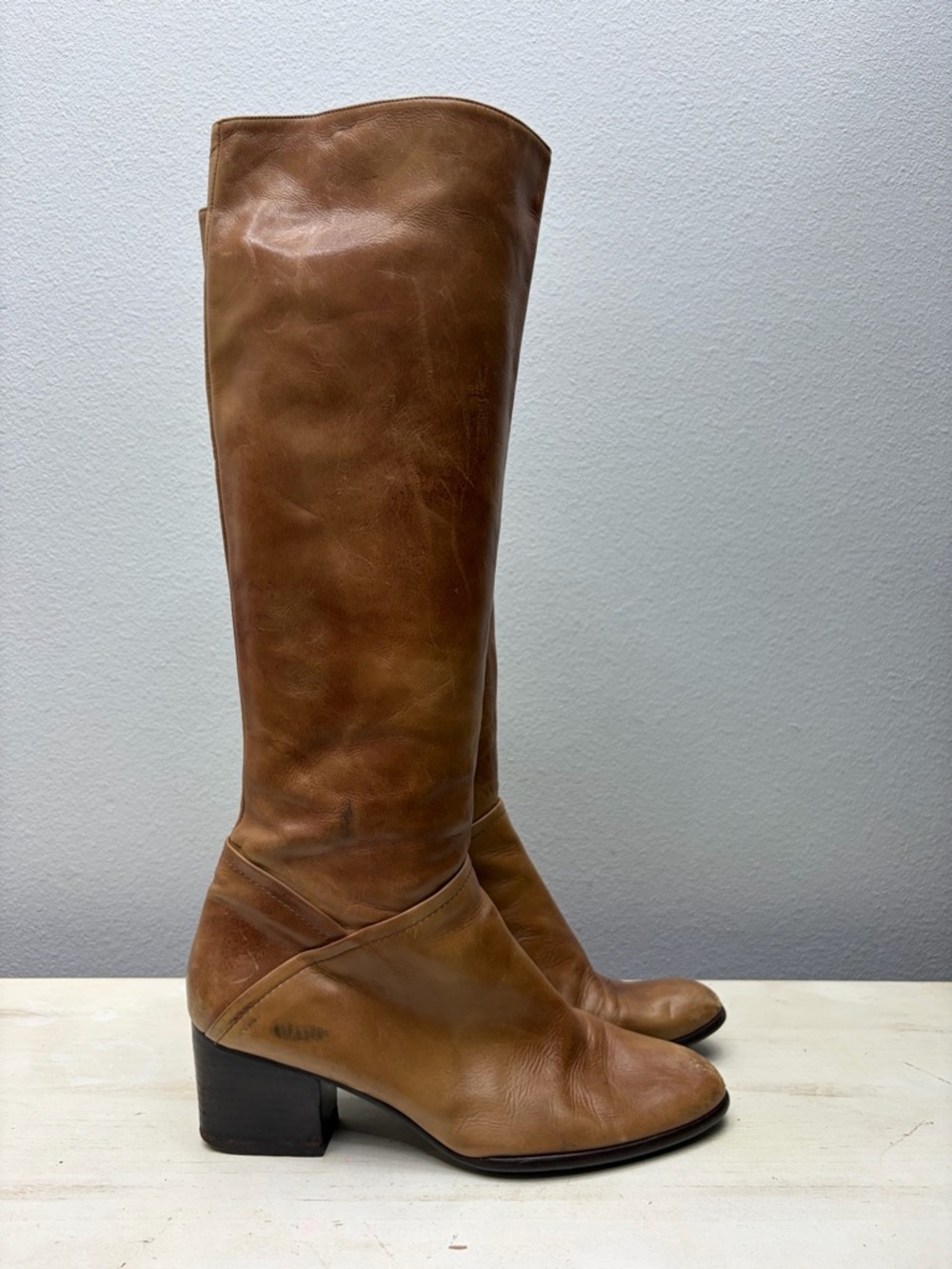 Stuart Weitzman Standard
Leather Riding Boot in Saddle 8.5 - Picture 3 of 7